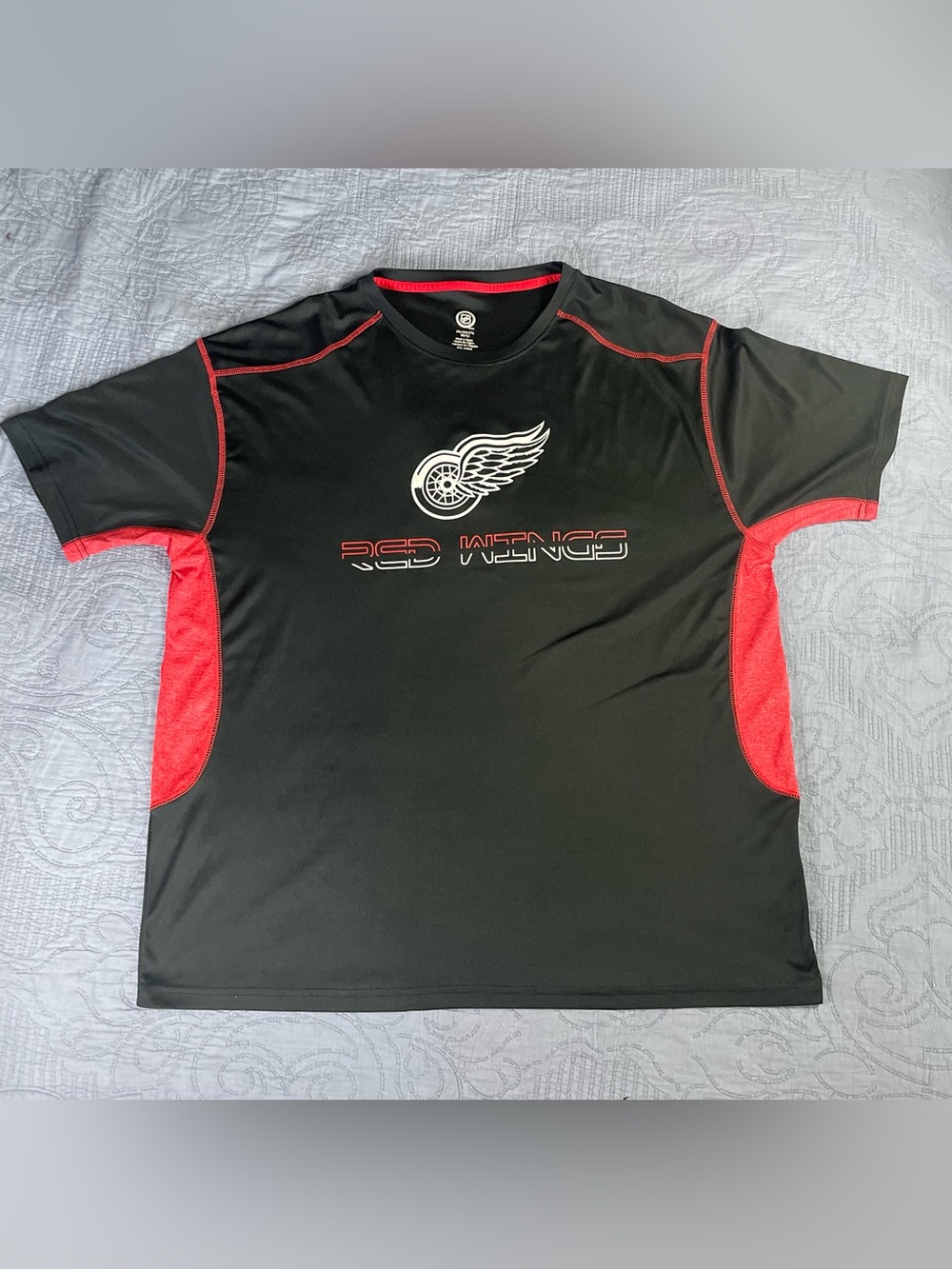 Detroit Red Wings NHL Officially Licensed Performance Short Sleeve T-Shirt 2XL